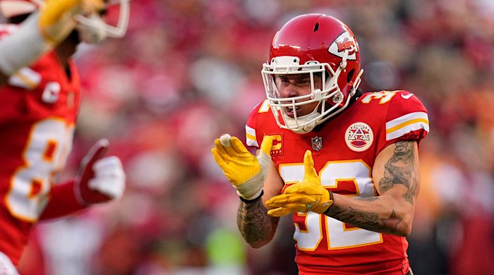 Chiefs free safety Tyrann Mathieu (32) reacts after a play against the Cincinnati Bengals during the AFC championship game.